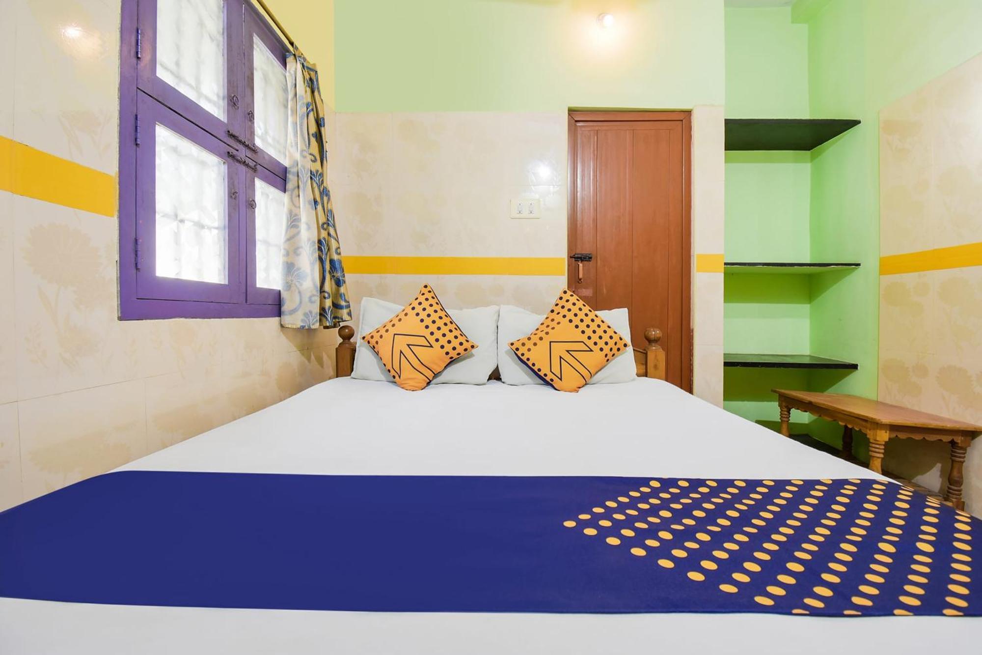Hotel O K.S.Lodge Tribhuvanam Exterior photo
