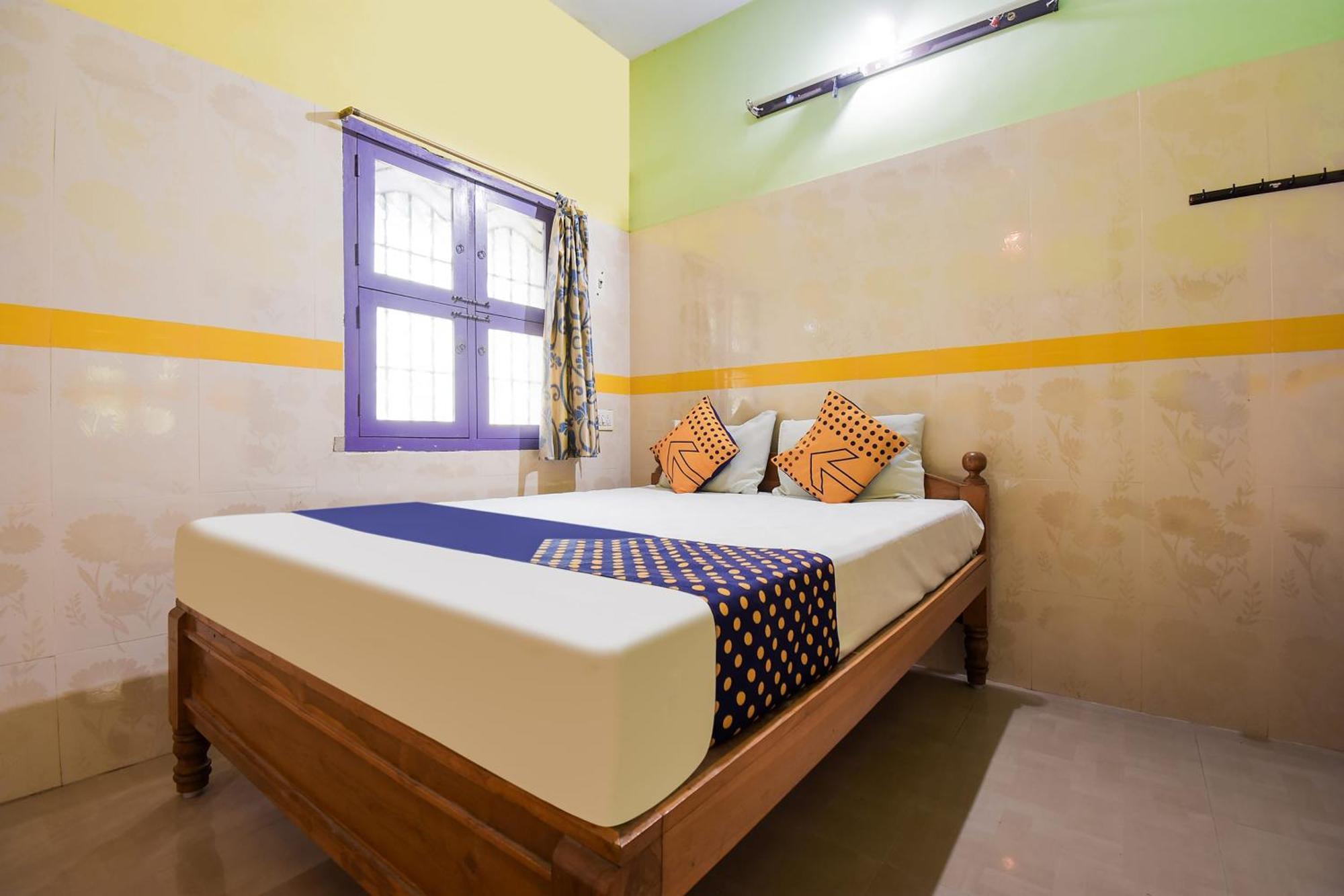 Hotel O K.S.Lodge Tribhuvanam Exterior photo