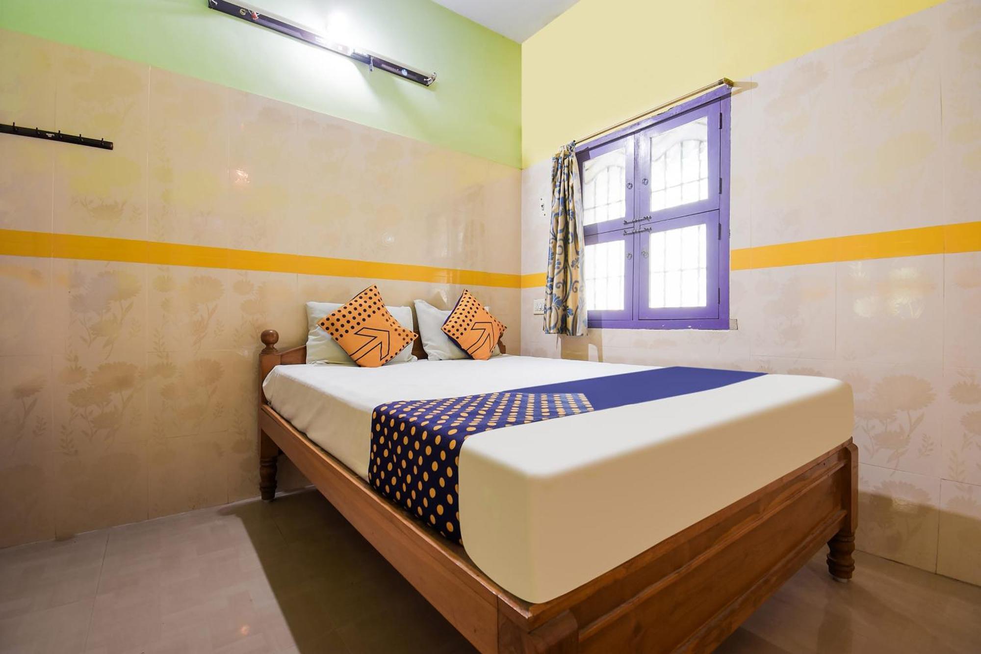 Hotel O K.S.Lodge Tribhuvanam Exterior photo