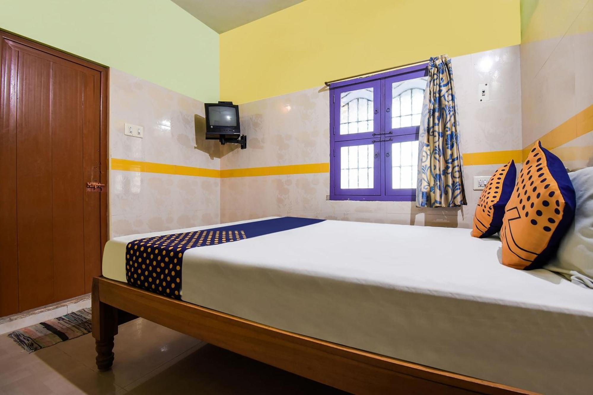 Hotel O K.S.Lodge Tribhuvanam Exterior photo