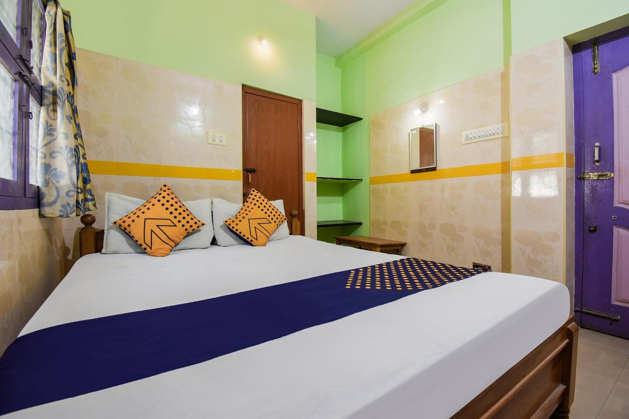 Hotel O K.S.Lodge Tribhuvanam Exterior photo