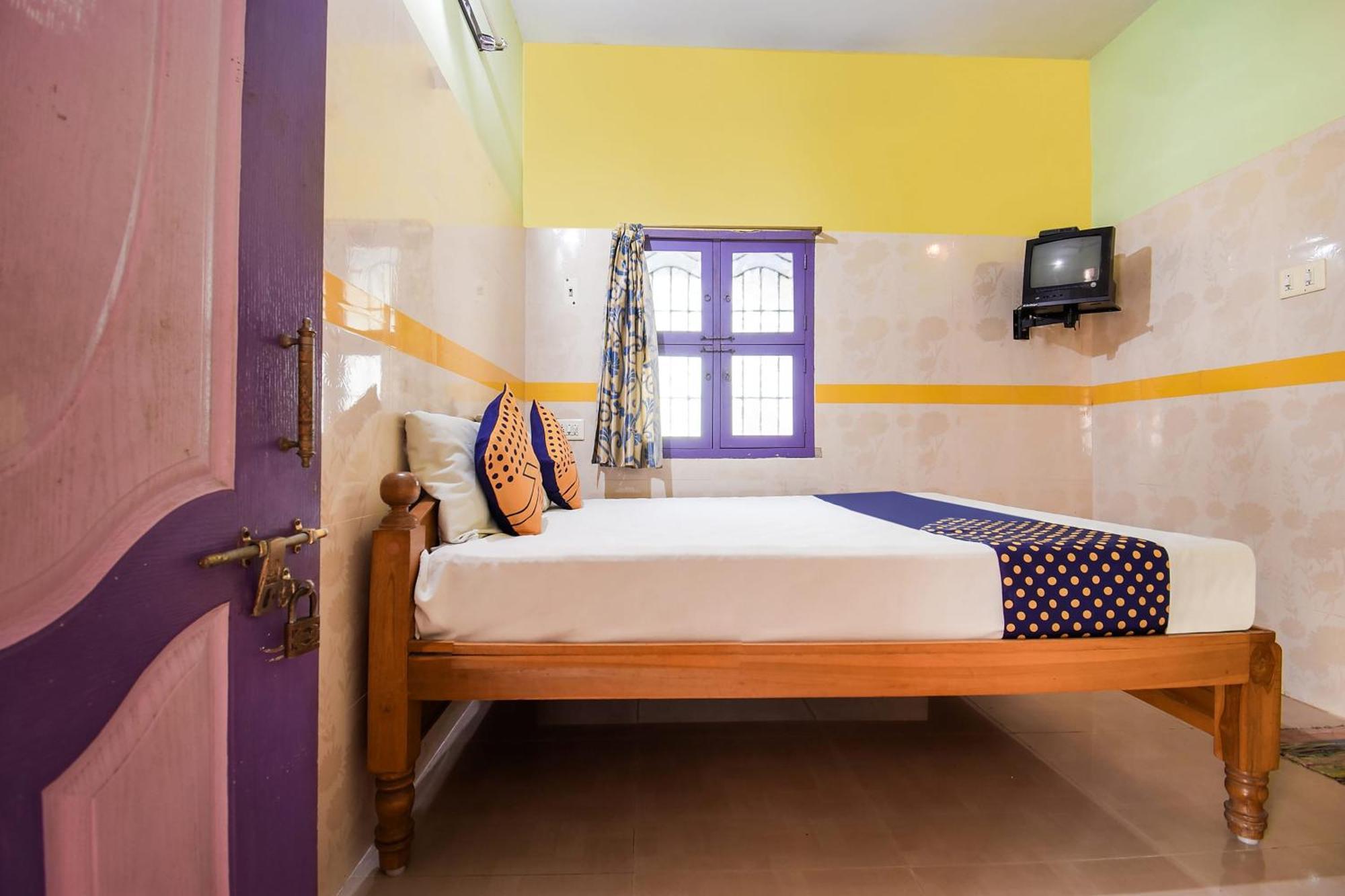 Hotel O K.S.Lodge Tribhuvanam Exterior photo
