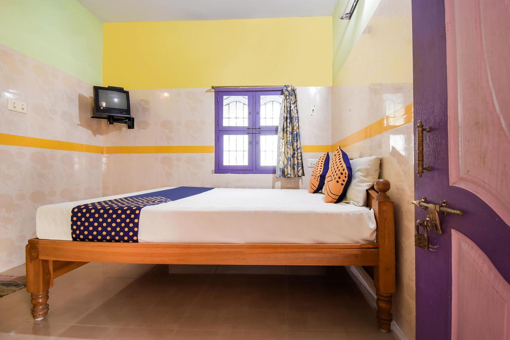 Hotel O K.S.Lodge Tribhuvanam Exterior photo