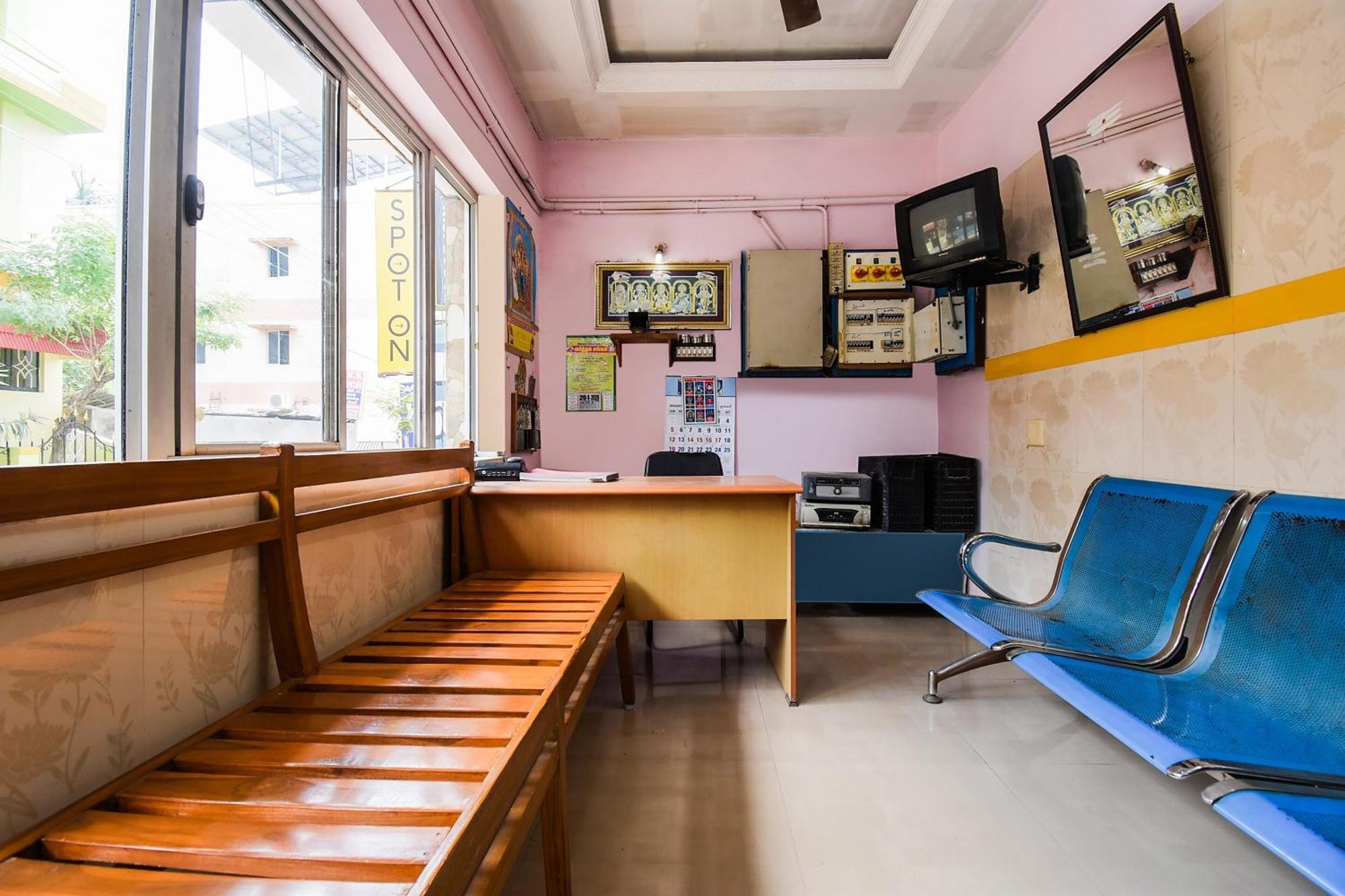 Hotel O K.S.Lodge Tribhuvanam Exterior photo