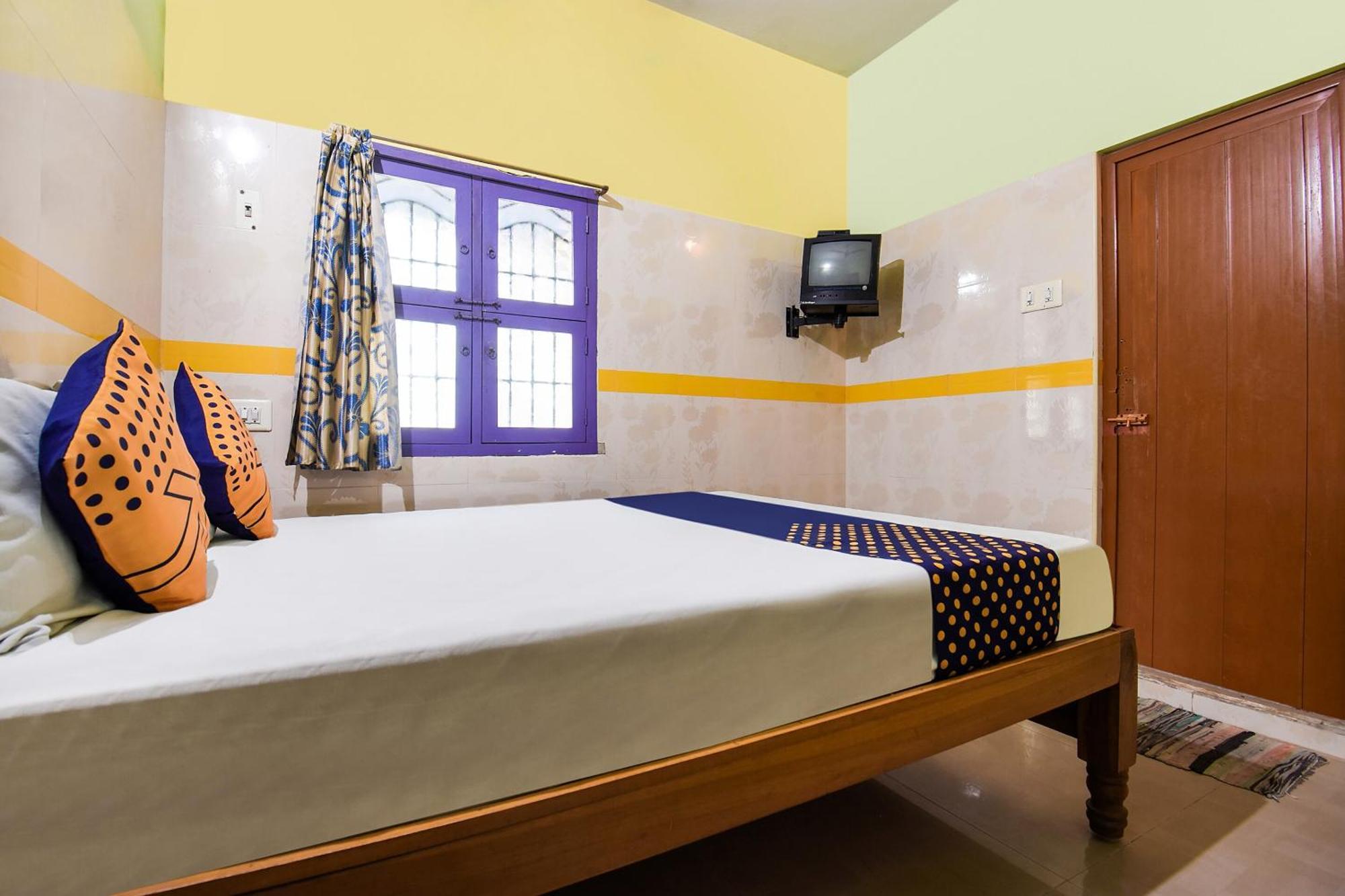 Hotel O K.S.Lodge Tribhuvanam Exterior photo